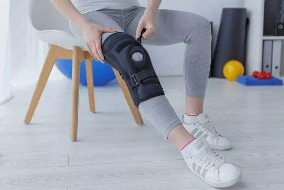 変形性膝関節症はサポーターが必須と言われる理由と注意点 リペアセルクリニック東京院