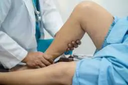 膝に現れる関節ネズミとは その正体と治療法 リペアセルクリニック東京院